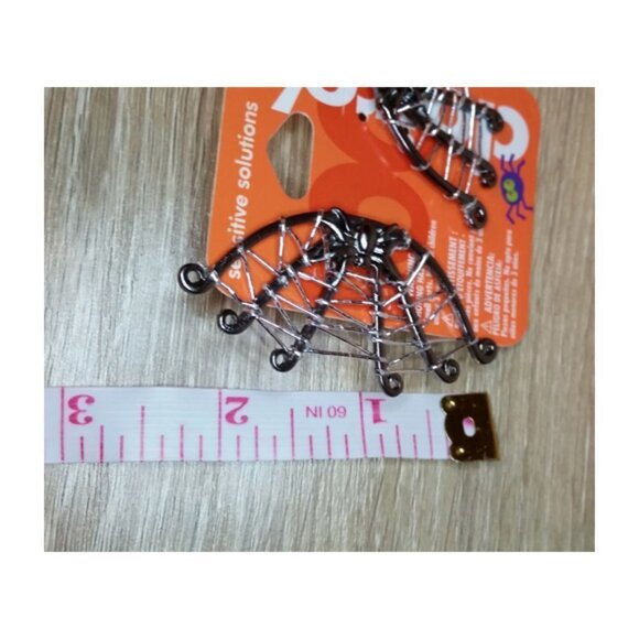 GUNMETAL large goth spiderweb earrings - Picture 3 of 3